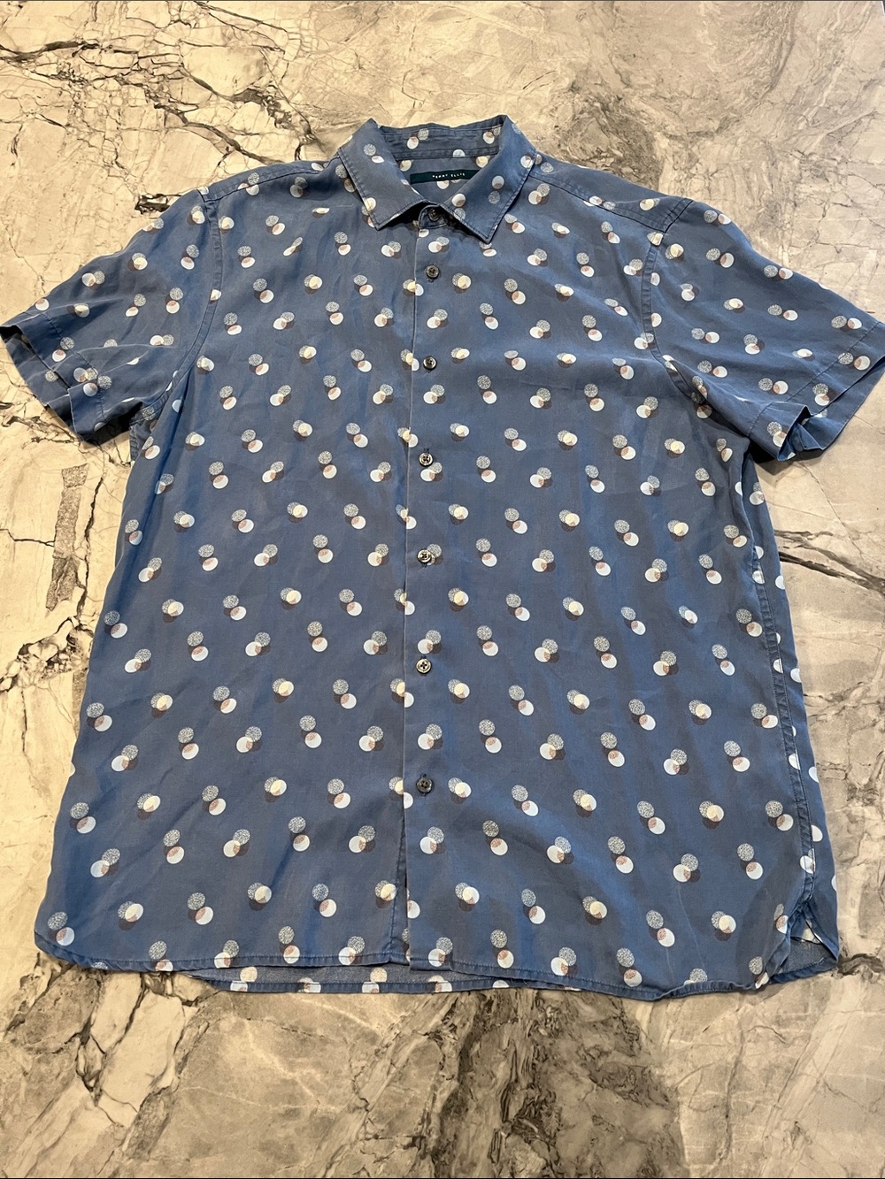 Perry Ellis Men’s Size Large Button-Down Short-Sleeve Shirt!